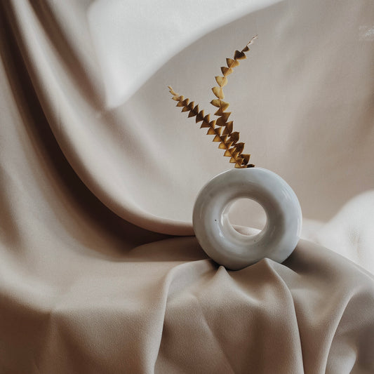 Small Torus Vase in Shiny White