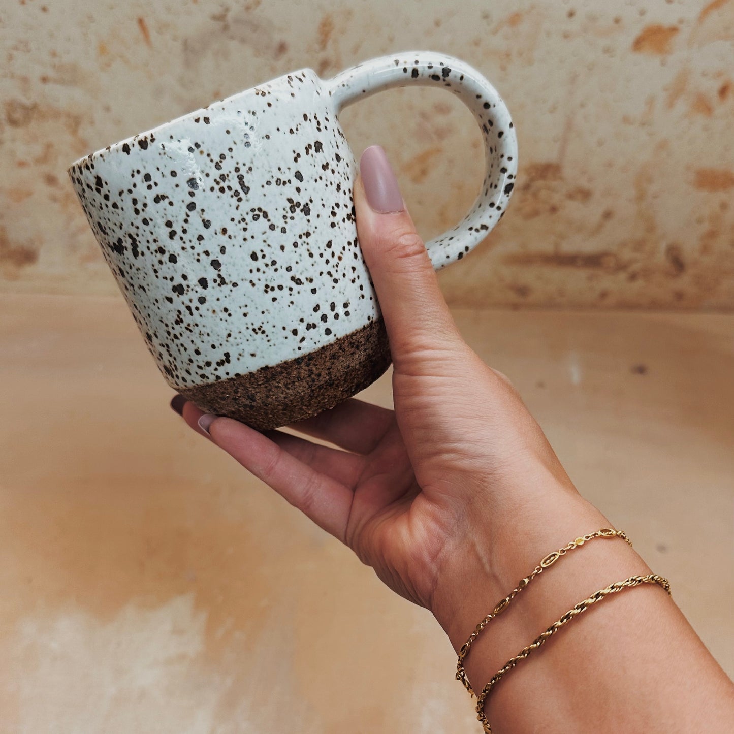 Mug in Speckled White