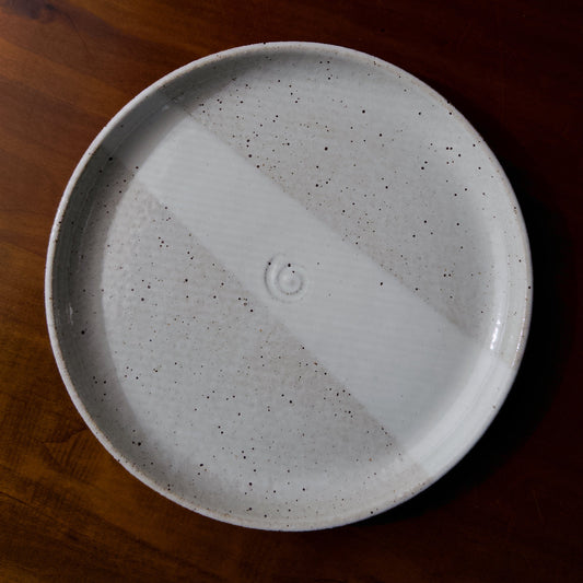 Dinner Plate in Speckled Layered White